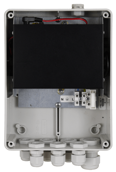 Switch a 6 porte con alim per 4 tc ip ermetico